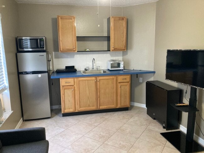 Photo - 580 NW Avon Ave Unit 580-B