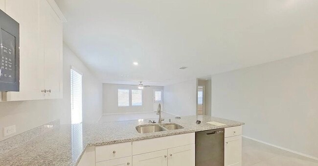 Photo - MOVE IN READY