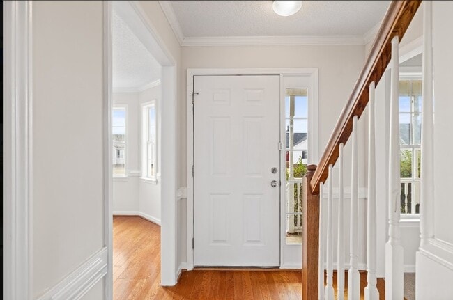 Photo - 137 Woodglen Dr