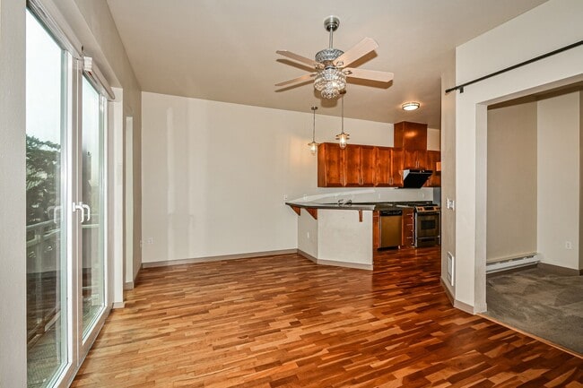 Photo - 375 Kirkland Ave