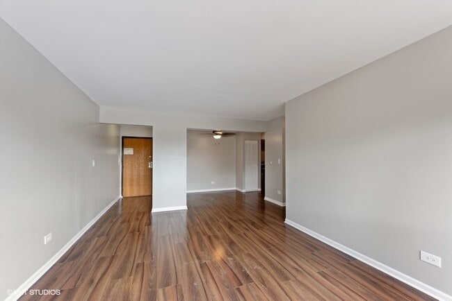 Photo - 5348 N Cumberland Ave Unit 516