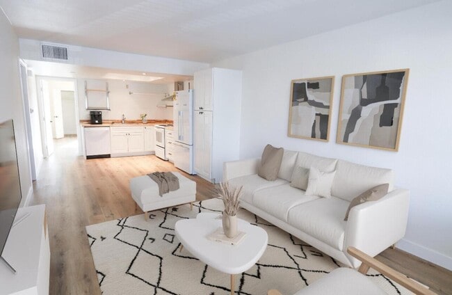 Photo - 9647 Spyglass Ave Unidad 24