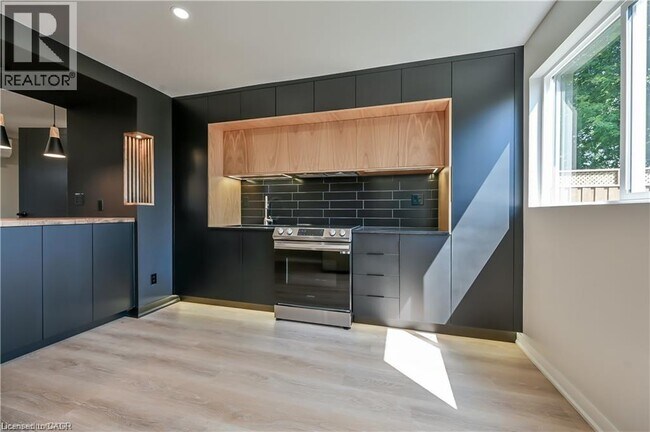 Photo - 43 Mahony Ave