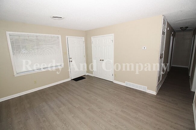 Photo - 324 McFarland Dr