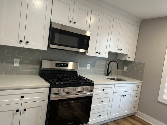 Photo - 210 S Main St Unit Upstairs