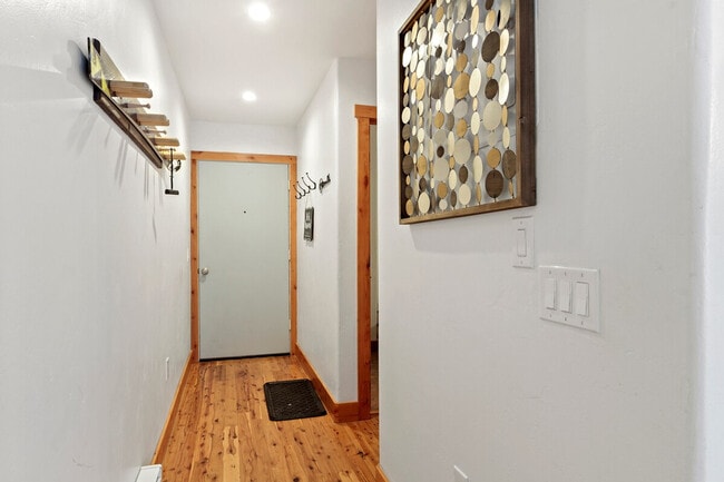 Photo - 421 S Main St Unit SI ID1352701P