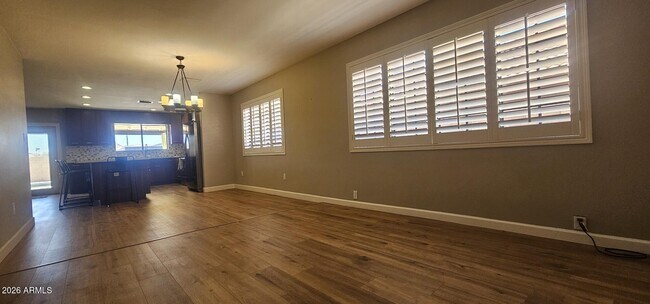 Photo - 1131 E Redfield Rd