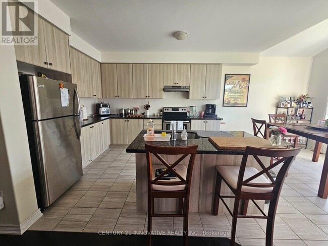 Photo - 219 Northglen Blvd