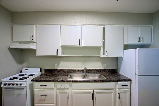 Building Photo - 1419 Hawthorne St Unit 11