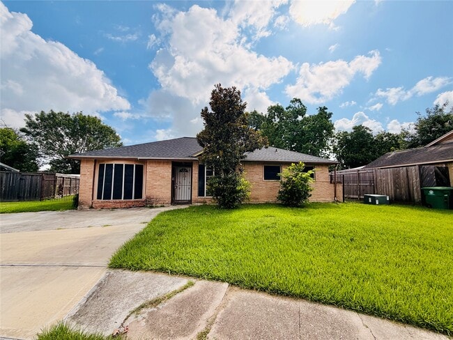 Building Photo - 12211 Wessex Dr