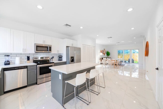 Photo - 1175 NW 26th St Unit FL1-ID1022299P