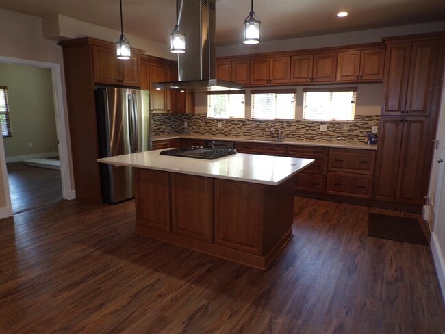 Photo - 25595 SW Farmington Rd