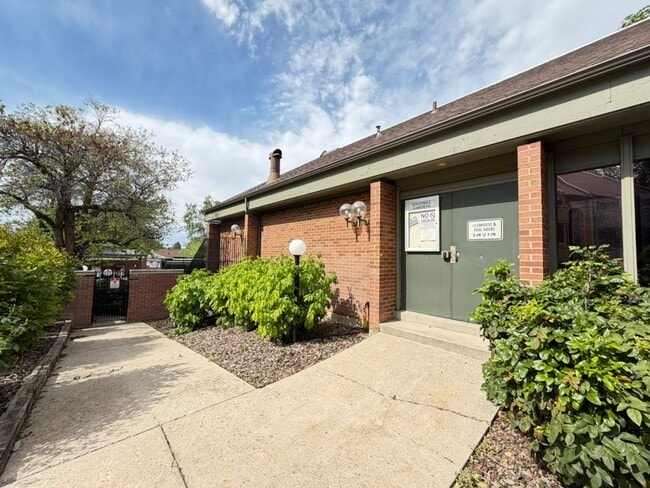 Photo - 1160 S Foothill Dr