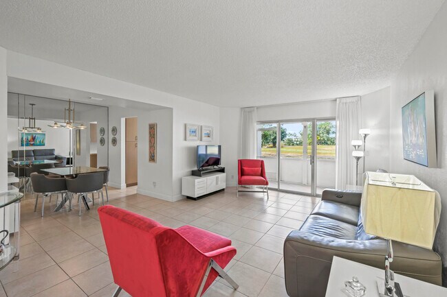 Photo - 3871 Via Poinciana Unit 104