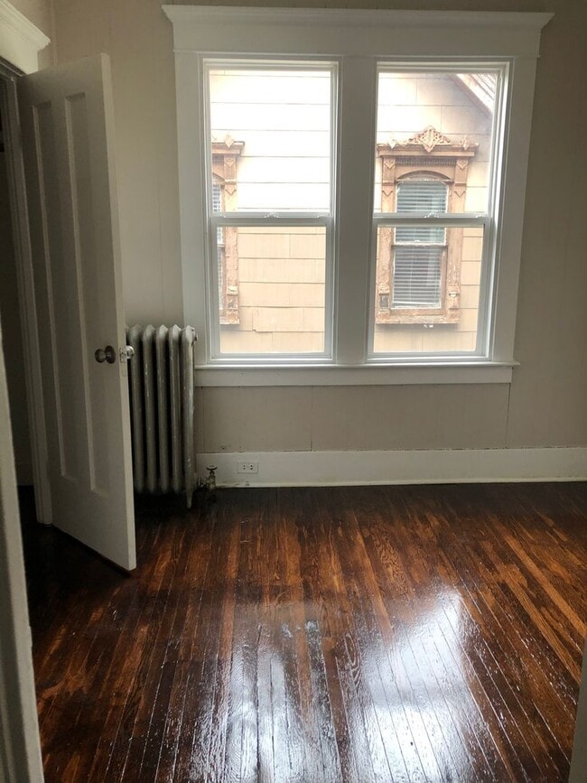 Building Photo - 260 Humboldt Pkwy Unit Upper Rental