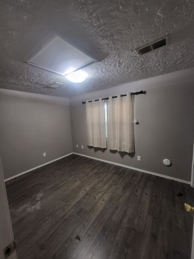 Photo - Historic Bungalow House 2/bd 1/ba 730/sf