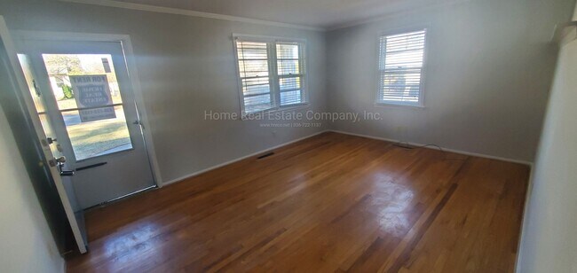 Photo - 2812 Hermitage Dr