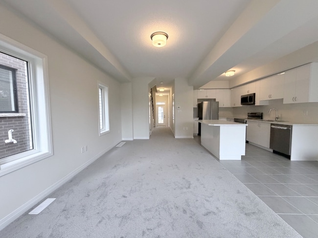 Photo - 660 Colborne St W