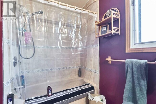 Photo - 704 Brock St S Unit 2