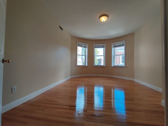 Photo - 49 Saint Marys St Unidad 1