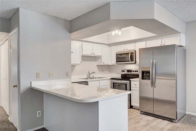 Building Photo - 2713 Otter Creek Ct Unit 202