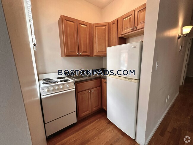 Building Photo - 67 S Huntington Ave Unit 1 Rental