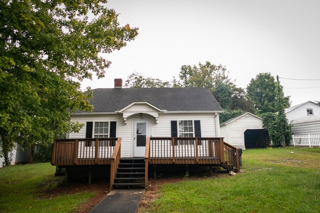 Photo - 105 Burns St