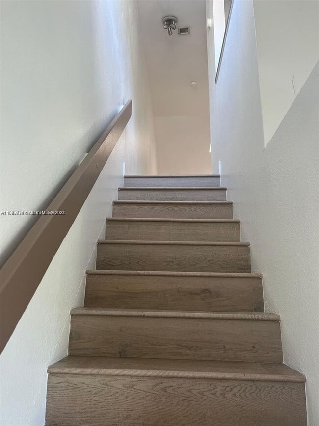 Photo - 2291 SW 80th Ter Unit 2291 looks new