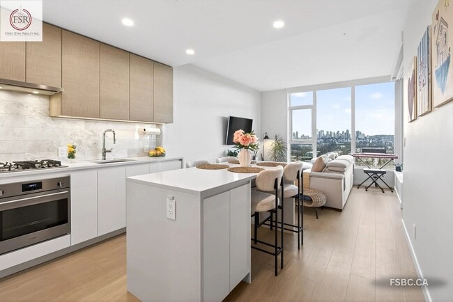 Photo - 2186 Gilmore Av