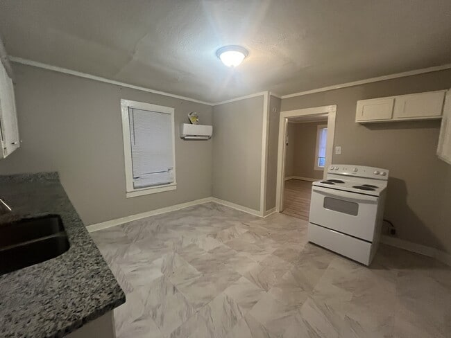 Photo - 109 N Spring St