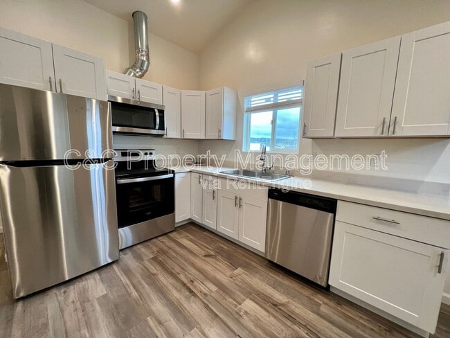 Building Photo - 1601 Hilby Ave Unit A Rental