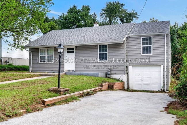 Photo - 452 Bluff Dr
