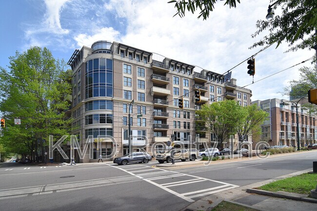 Photo - 718 W Trade St Unidad 503 Rental