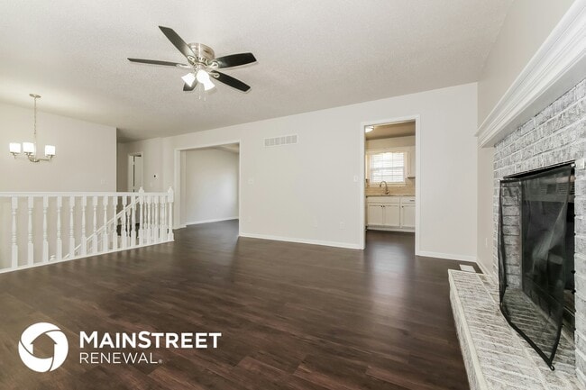 Photo - 902 SW Foxtail Dr
