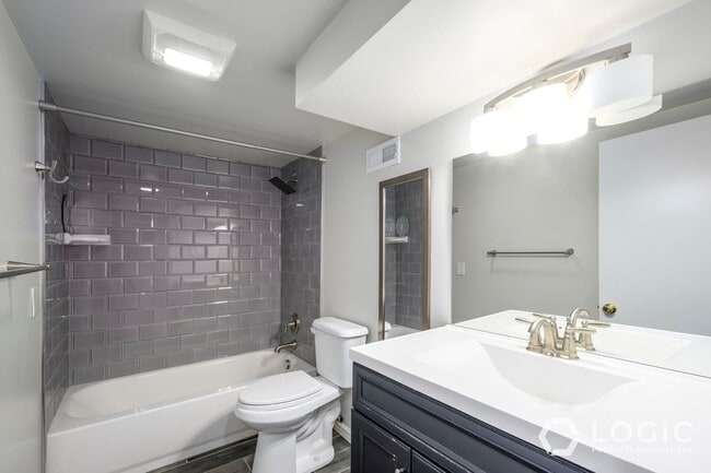 Photo - 195 E Roundtoft Dr