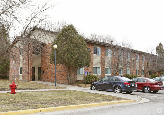 Pheasant Ridge Apartments - Pheasant Ridge Apartments