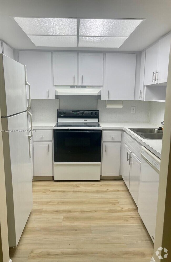 Building Photo - 10290 N Military Trl Unit 5A Rental
