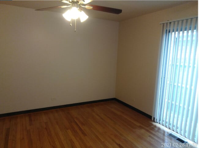 230 W Division St