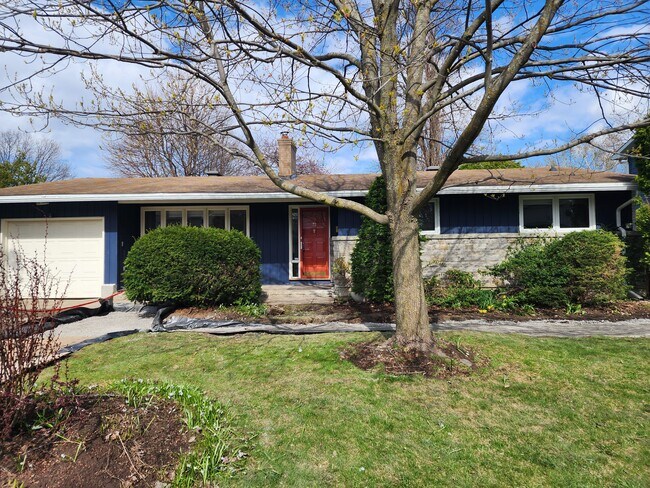 73 Queensline Dr Unit A