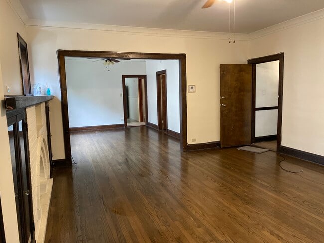 Photo - 10226 S Charles St Unidad 1