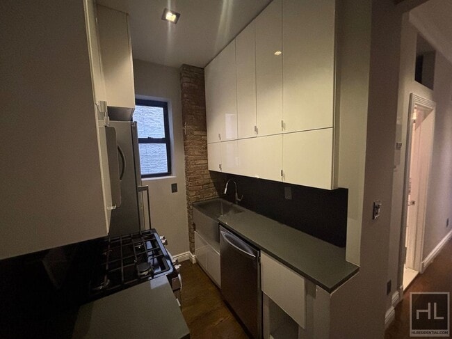 Building Photo - East 18th Street Rental