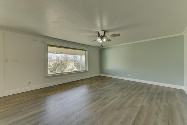 Photo - 440 S 1600 W St