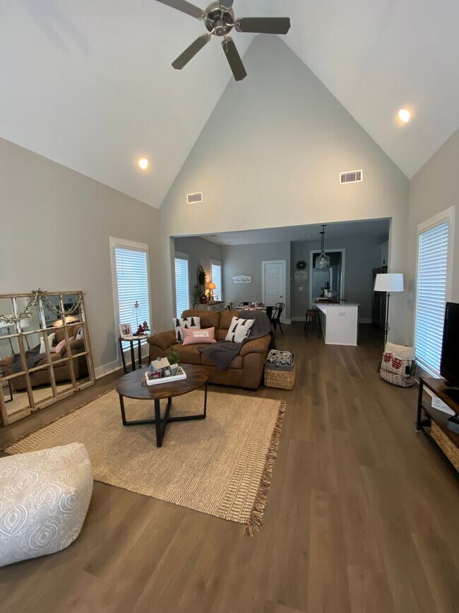 Photo - Fox Run Village Duette with Amenities