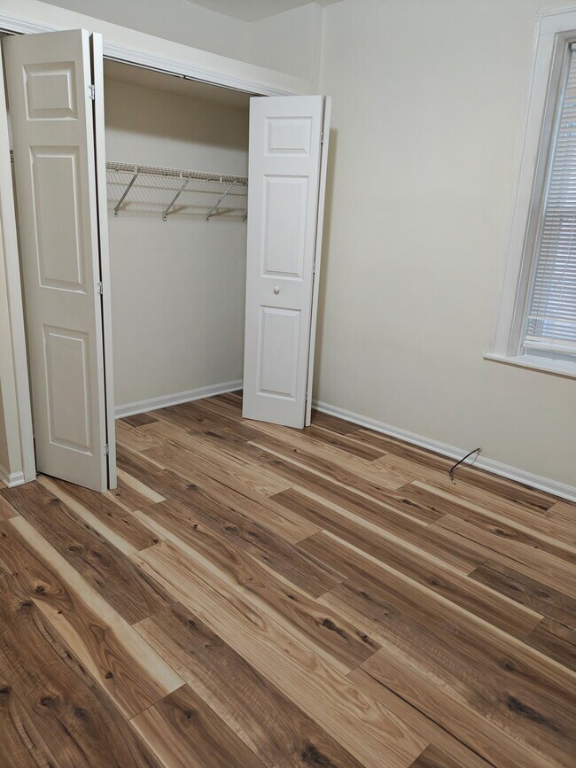 6037 N Mozart St Unit 3