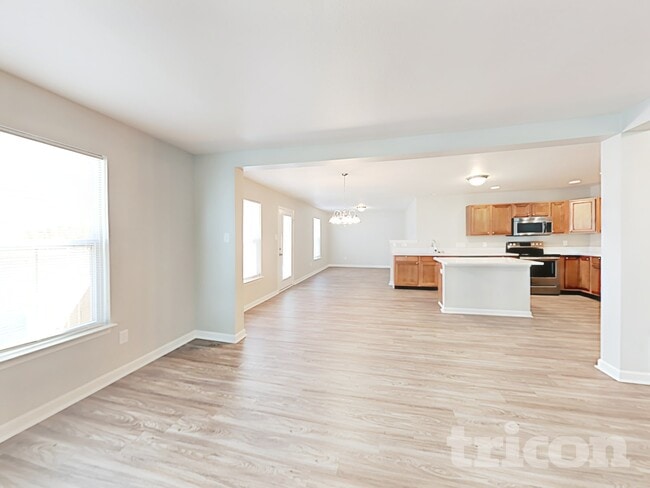 Photo - 830 Sinclair Dr