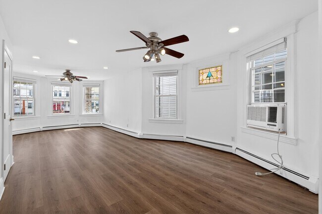 Photo - 187 Avenue C Unidad 1