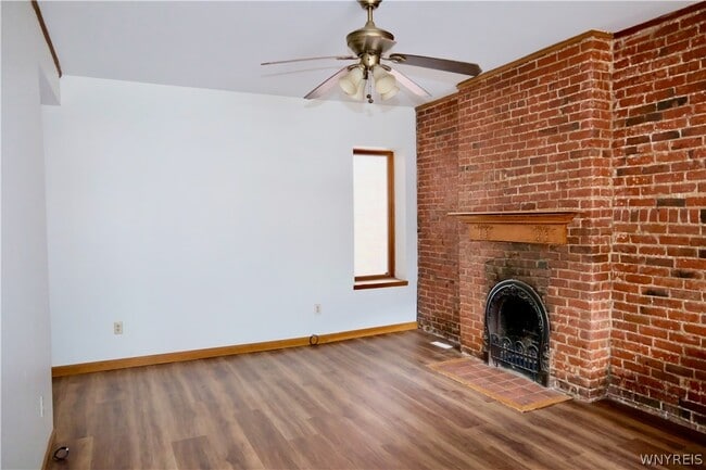 120 N Pearl St