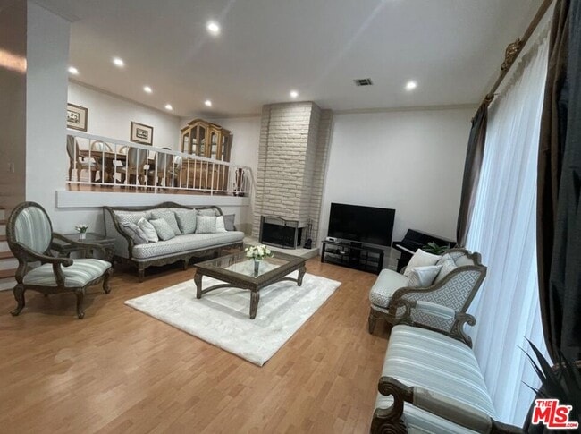 Photo - 5271 Newcastle Ave Unit 1