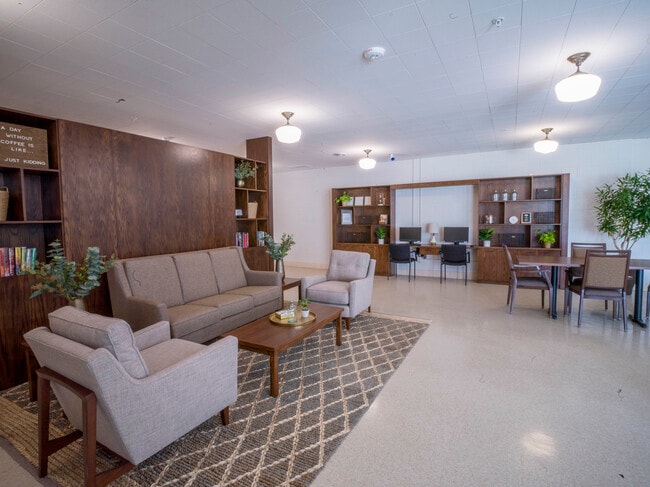 Sala comunitaria - Berkshire Sheboygan Falls Senior Apartments
