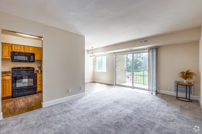 1BR, 1BA - 745SF